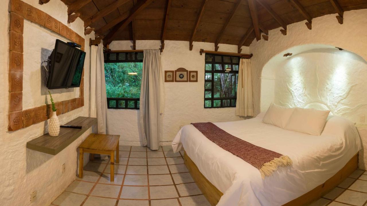 Hotel Bosques Del Sol Suites Сан-Кристобаль-де-Ла-Касас Экстерьер фото